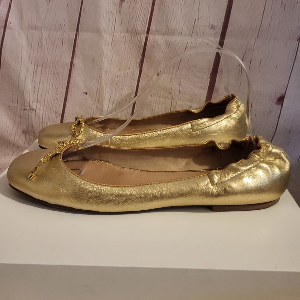 Elegant Gold Ballet Flats - Picture 3 of 9